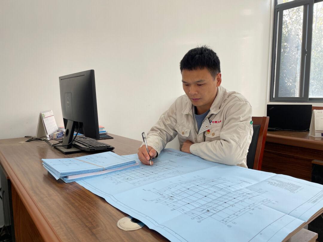 20917132473140.jpg 刘阿朋_金牛奖照片3.jpg