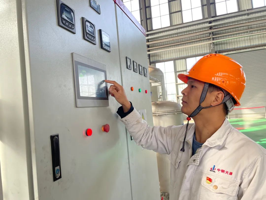 3461713247505618.jpg 刘阿朋_金牛奖照片5.jpg