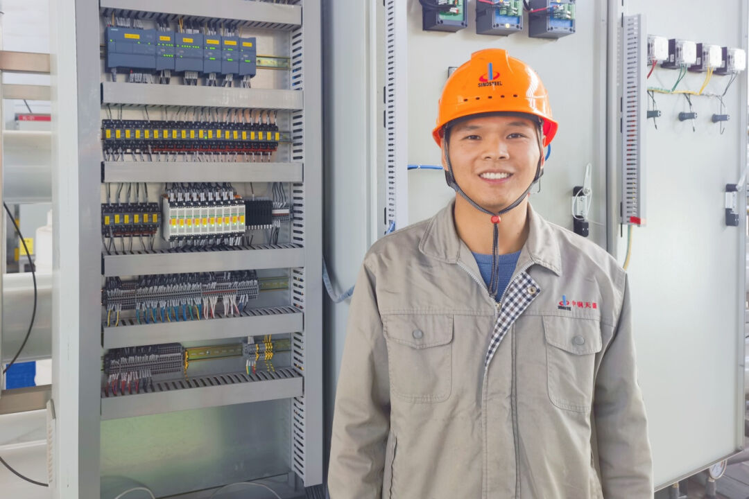 703171323892925.jpg 刘阿朋_金牛奖照片1.jpg